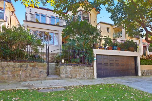 Substantial Family Home in Peaceful Setting Picture 1