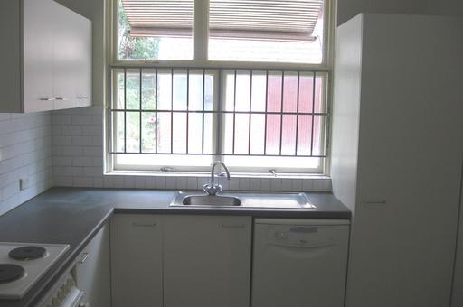 Spacious, modern, ground floor 3 bedroom apartment available to lease now! Picture 1