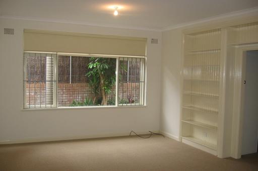 Spacious, modern, ground floor 3 bedroom apartment available to lease now! Picture 2