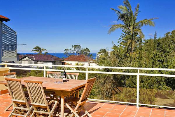 Beautifully refurbished family home Picture 1