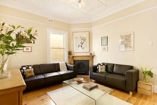 Charming, spacious and versatile freestanding terrace Picture 2