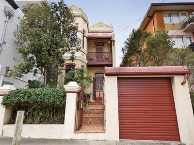 "Newlyn House" Stunning character home, breaths to Bronte Beach Picture