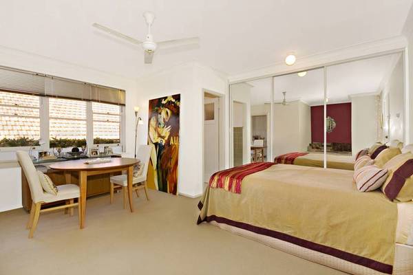 Beautiful Art Dec studio apartment set in the heart of Rushcutters Bay.
Available 1st September Picture 1