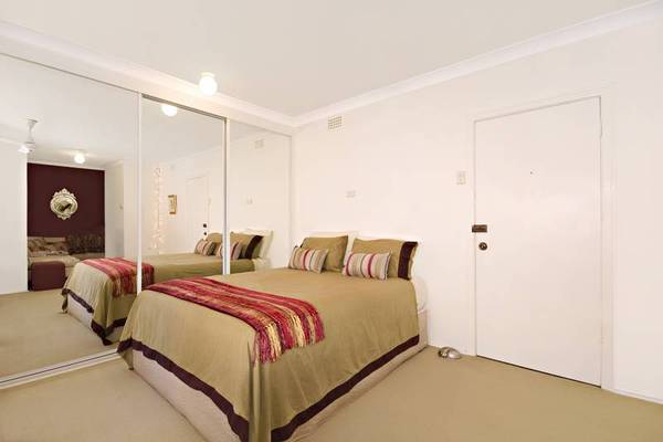 Beautiful Art Dec studio apartment set in the heart of Rushcutters Bay.
Available 1st September Picture 2