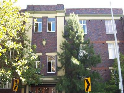 Large modern 1 bedroom security apartment in great location available to lease now. Picture