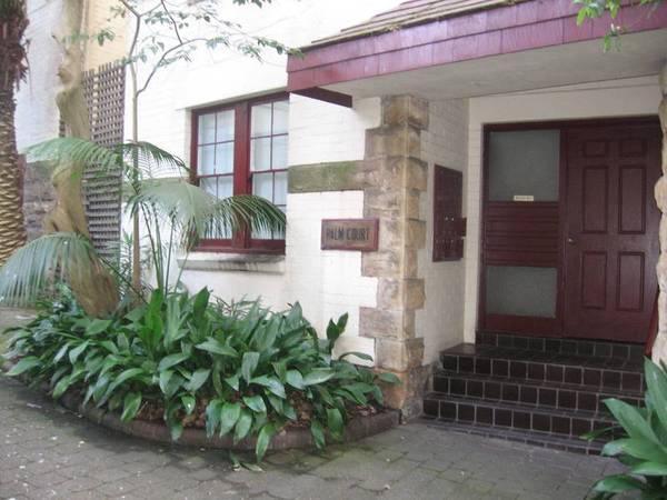 Modern studio apartment available now to lease! Picture 1