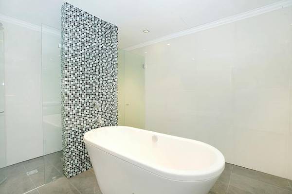 State of the Art, Luxurious 3 bedroom Penthouse.
Available Now Picture 2