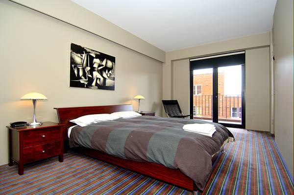 Executive Penthouse Level Apartment Picture 3