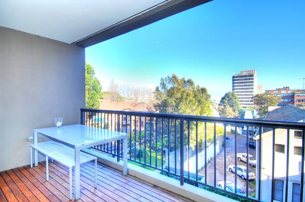 DEPOSIT TAKEN - Near New One Bedroom Apartment in 'Citta' Boutique Building Picture 3