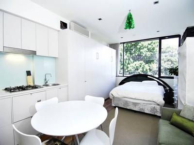 Bayside Apartments - stylish parkside studio Picture