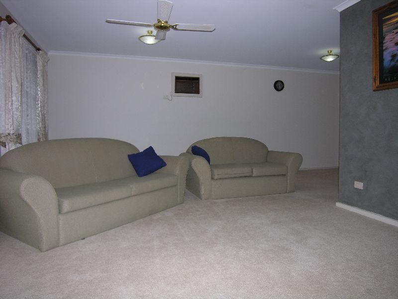 Easy Living..Easy Entertaining! Picture 2