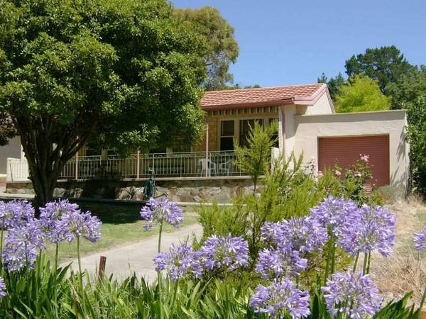 Quaint and Cosy! Picture 1