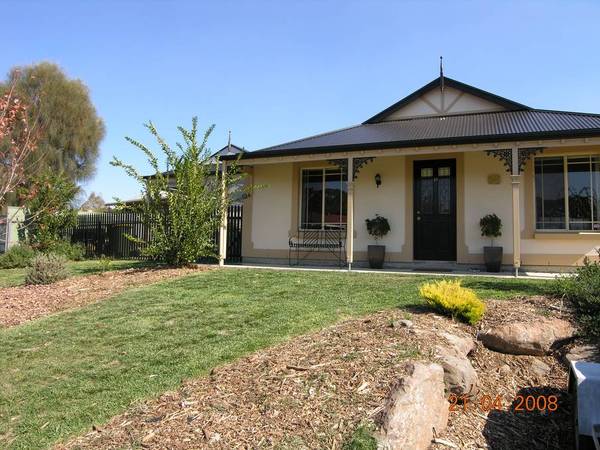 Stylish easy living.. Picture 1