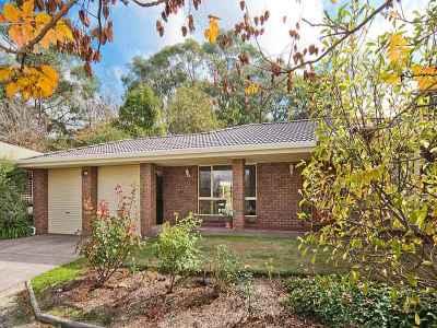 GREAT FAMILY HOME - MINUTES TO THE FREEWAY Picture