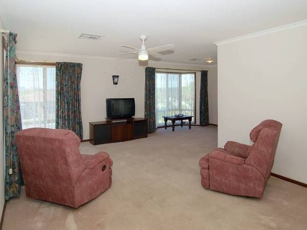 Great features and Great Location! Picture 2