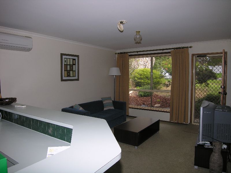 Central location, low maintenance home. Picture