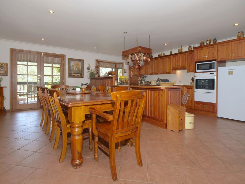 UNDER CONTRACT - A TIMELESS SANCTUARY - 2527M2 Picture 2