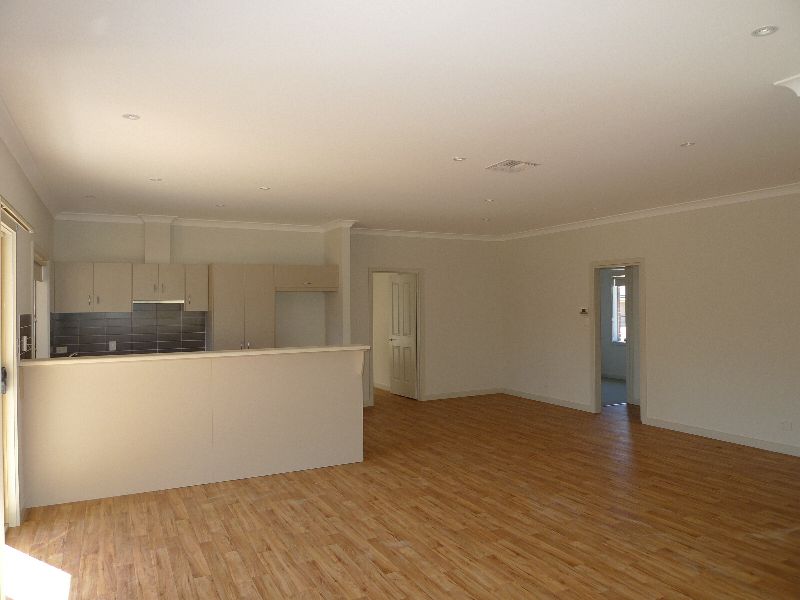 Brand New - Enjoy The Good Life !!! Picture 3