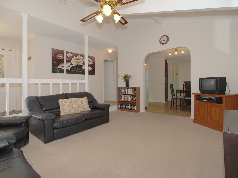 UNDER CONTRACT - PEACEFUL POCKET IN PRIME LOCATION Picture 2