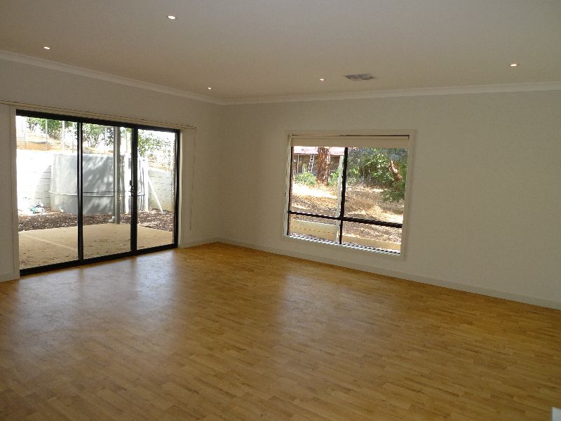 Brand New - Grand entrance!! Picture 2