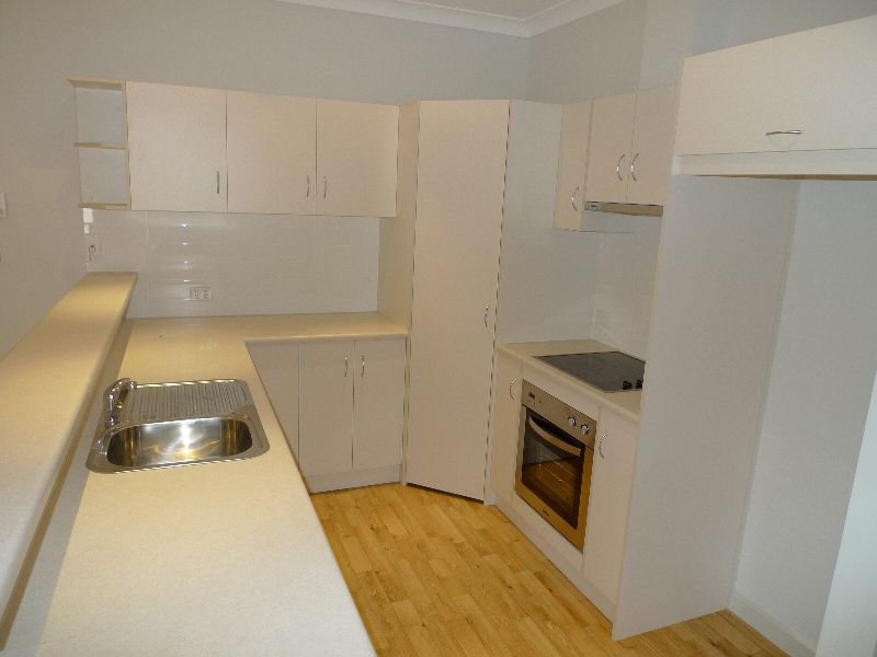 Brand New - Grand entrance!! Picture 3