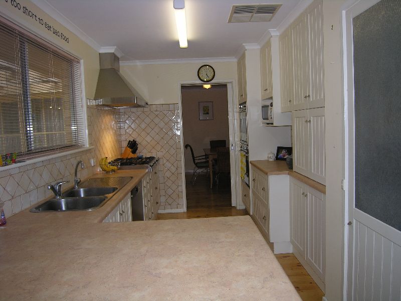 Family home with Boutique kitchen.. Picture 2
