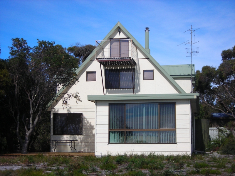 Jeanneret Beach House Picture 1