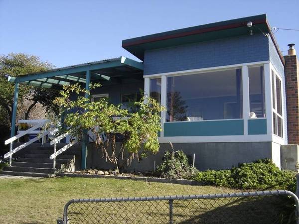 Seaspray at Scamander Picture 1