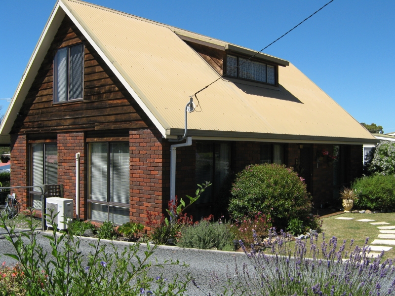 Delightful Home ONLY $265,000 Picture 1