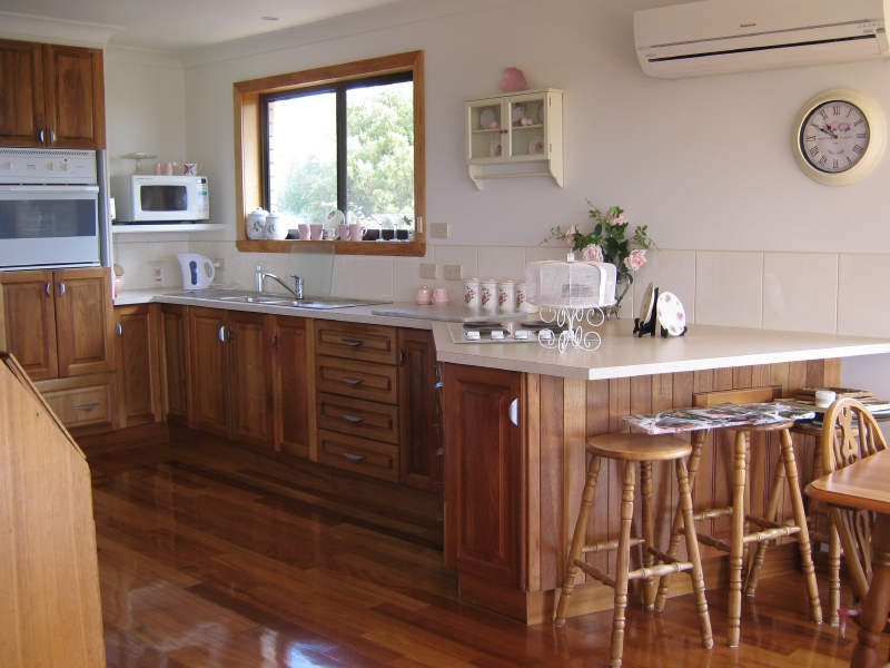 Luxury Living with Ocean Views Picture 2