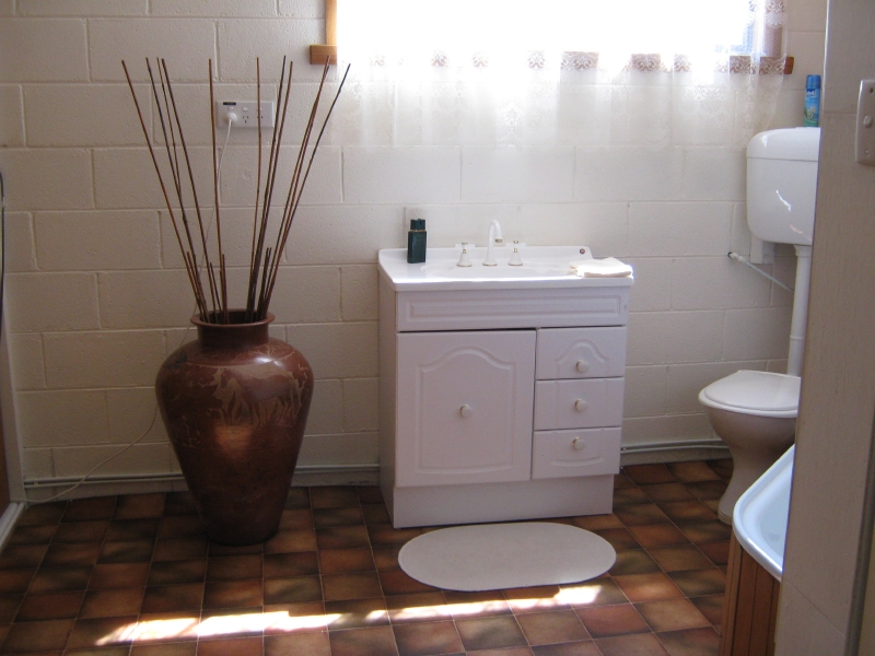 Fully Furnished Short term Rental Picture 2