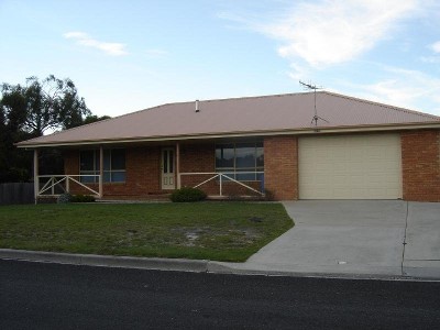 6 Richard Court Picture