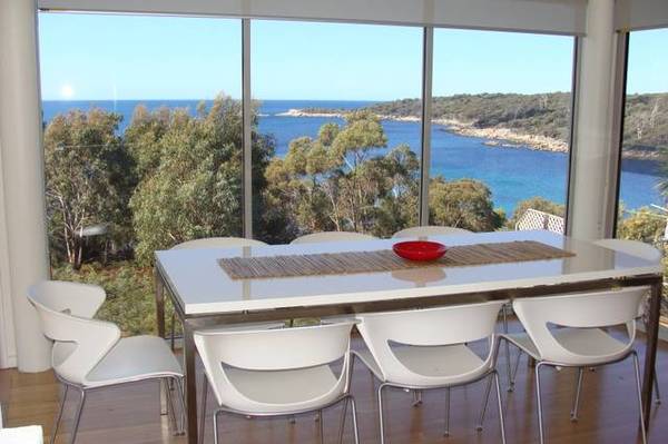 Bay Of Fires Chalet - HAS BEEN RENOVATED! For complete rest and relaxation currently without TV reception. Picture 1