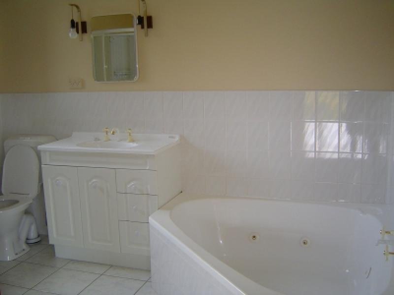 Bay Of Fires Far Horizens Picture 3