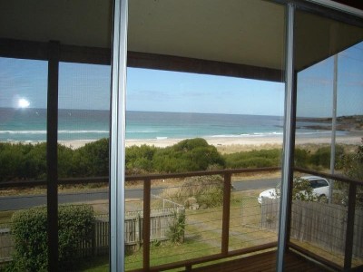 Cross the road to the Beach Picture