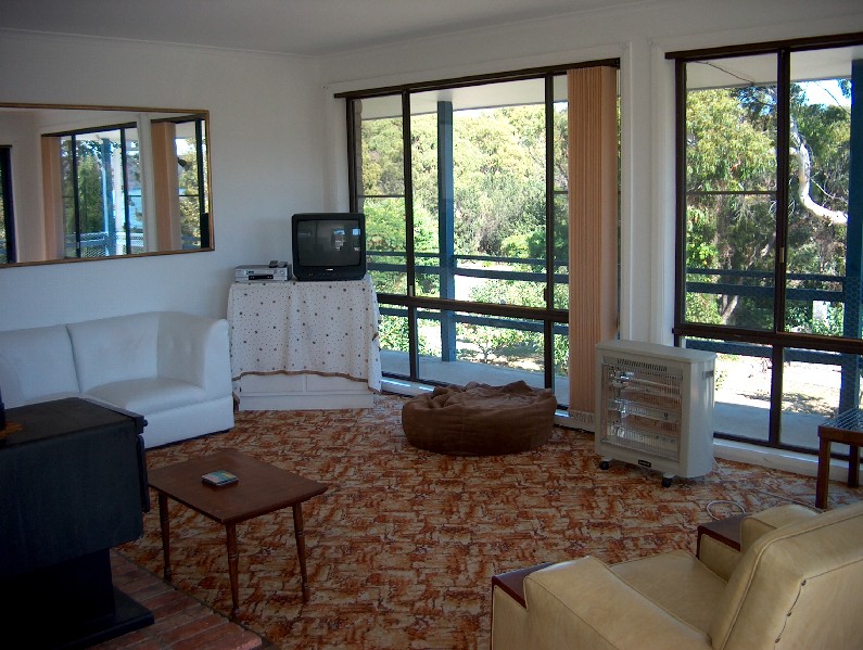 Waterfront to Georges Bay Picture 3