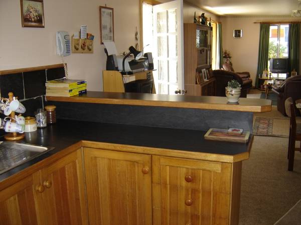 Family Home in Binalong Bay Picture 2