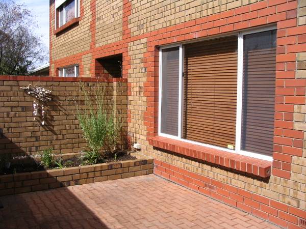 Excellent investment opportunity, low maintenance and priced to sell Picture 1