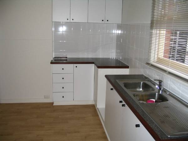 Great first home or rental investment - realistically priced Picture