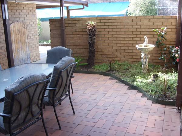 Comfortable 3Br home with new carpets and painting Picture