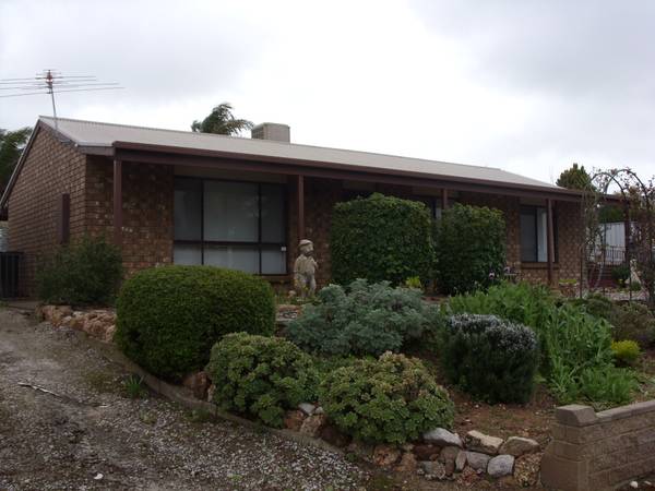 The ideal retirement or investment property home Picture 1