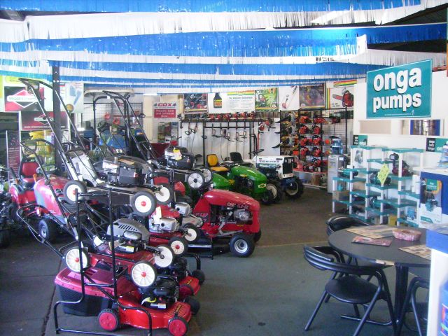 Commercial and business sale - Opportunity to own Business and freehold of a long established business Picture 2