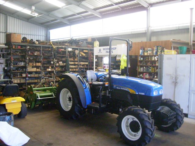 Commercial and business sale - Opportunity to own Business and freehold of a long established business Picture 3