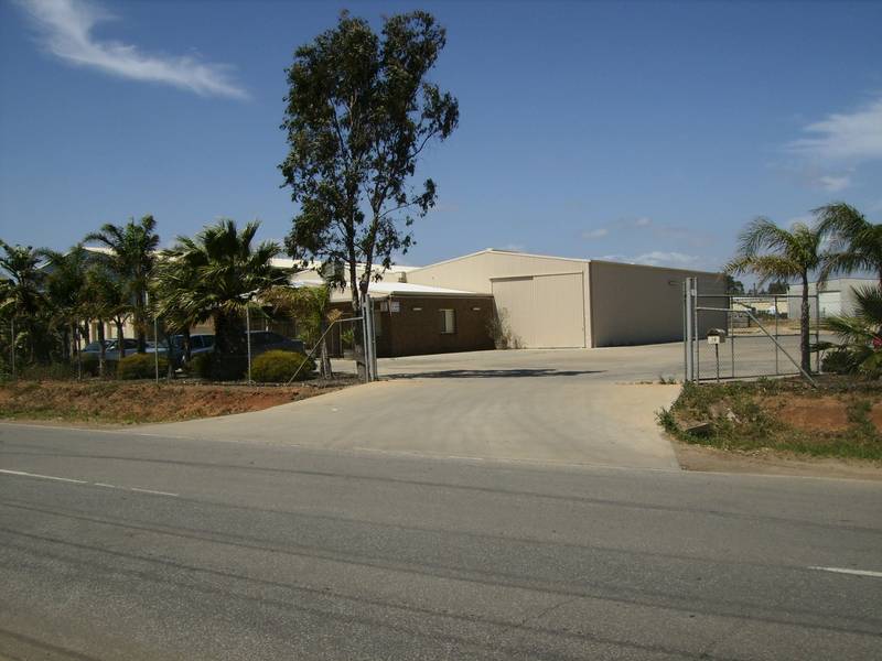 COOLROOMS AND ROOM FOR EXPANSION Picture 1