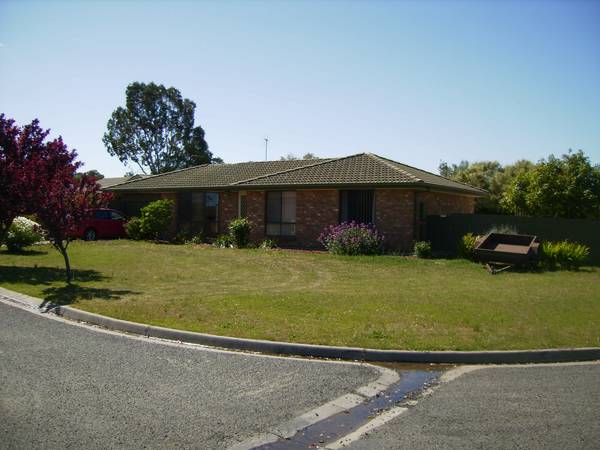 Ideal for Travellers or First Home Buyer/Investor Picture 1