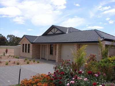 New family home, popular Georgia Spa floor plan Picture