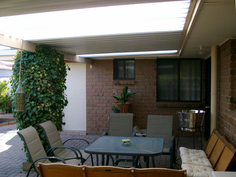 Comfortable home, quiet location, lots of features Picture 3