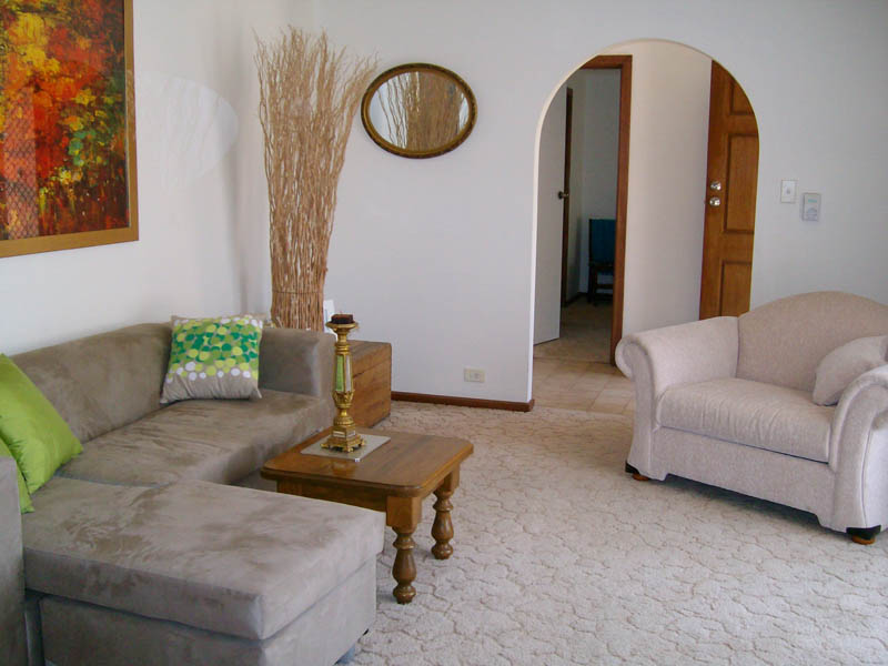 Comfortable home, quiet location, lots of features Picture 2