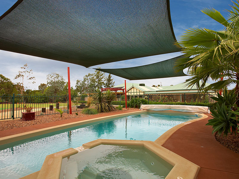 Stop and smell the roses, resort style living in the Barossa Valley Picture 2