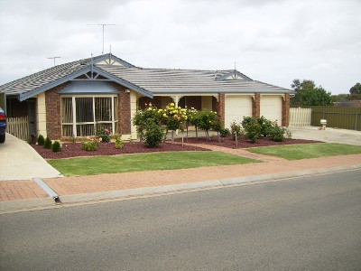 Family -Entertainer Picture